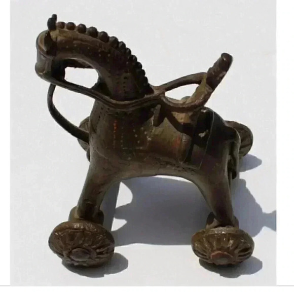 Vtg Antique Solid Brass INDIA TEMPLE TOY Rolling HORSE on WHEELS Trojan Figurine - Picture 4 of 5